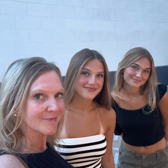 Meet your Posher, Tessa - Picture 3 of 8